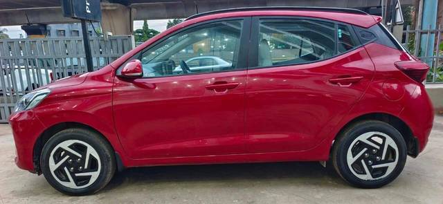 https://images10.gaadi.com/usedcar_image/4598815/original/processed_3269135602c411ecfd8f8942b664b017.jpg?imwidth=6402