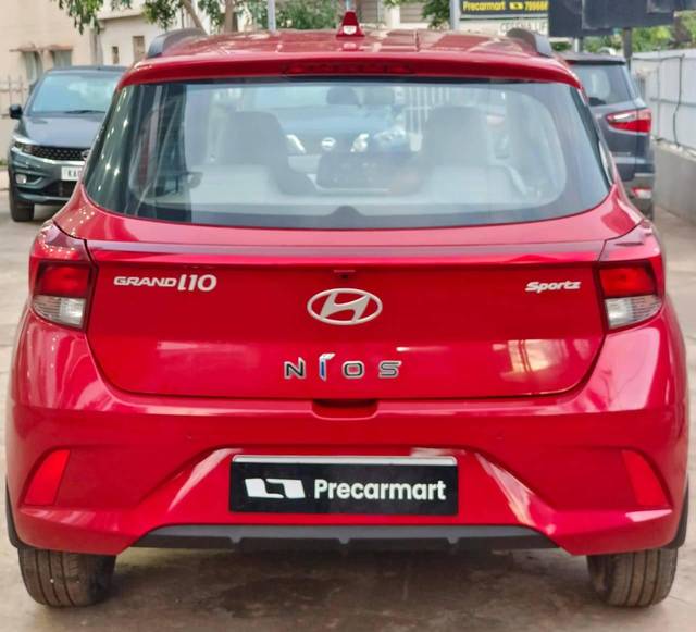 https://images10.gaadi.com/usedcar_image/4598815/original/processed_653a4bffb83b1d7892ec5e0ce092fc51.jpg?imwidth=6401