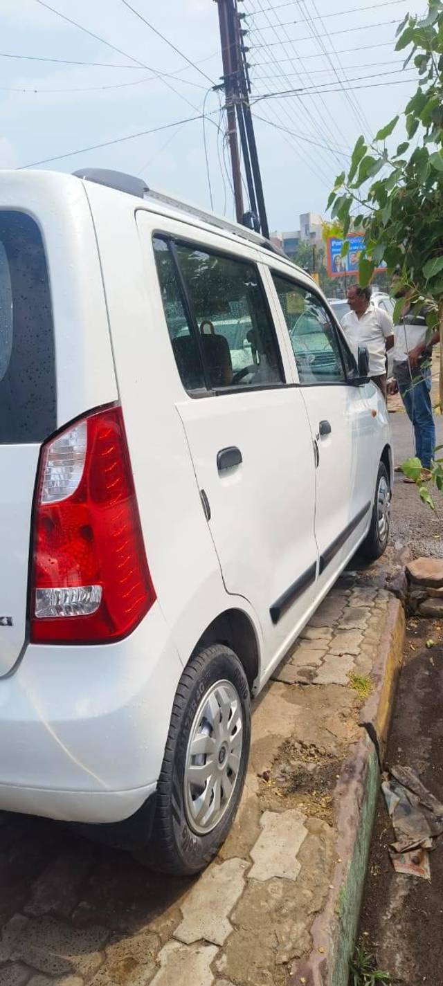 https://images10.gaadi.com/usedcar_image/4598822/original/processed_02b137c33d070a86a44b02ff8742b9e0.jpeg?imwidth=6401