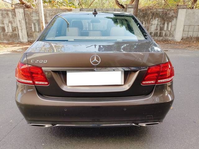 https://images10.gaadi.com/usedcar_image/4598826/original/processed_e88594e539426d98e0469f751f439726.jpeg?imwidth=6402