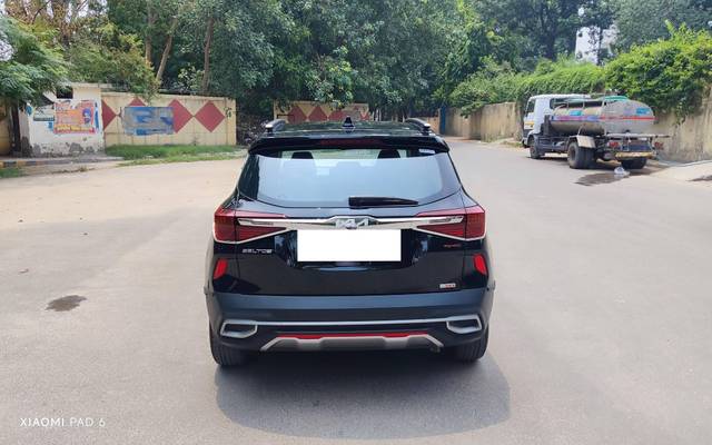 https://images10.gaadi.com/usedcar_image/4598833/original/processed_9199b521-0aba-44cb-bd26-065000125649.jpg?imwidth=6402
