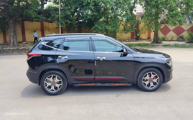 https://images10.gaadi.com/usedcar_image/4598833/original/processed_e1e7424c-d4c0-46c6-9c2b-01f7a8caf118.jpg?imwidth=6401