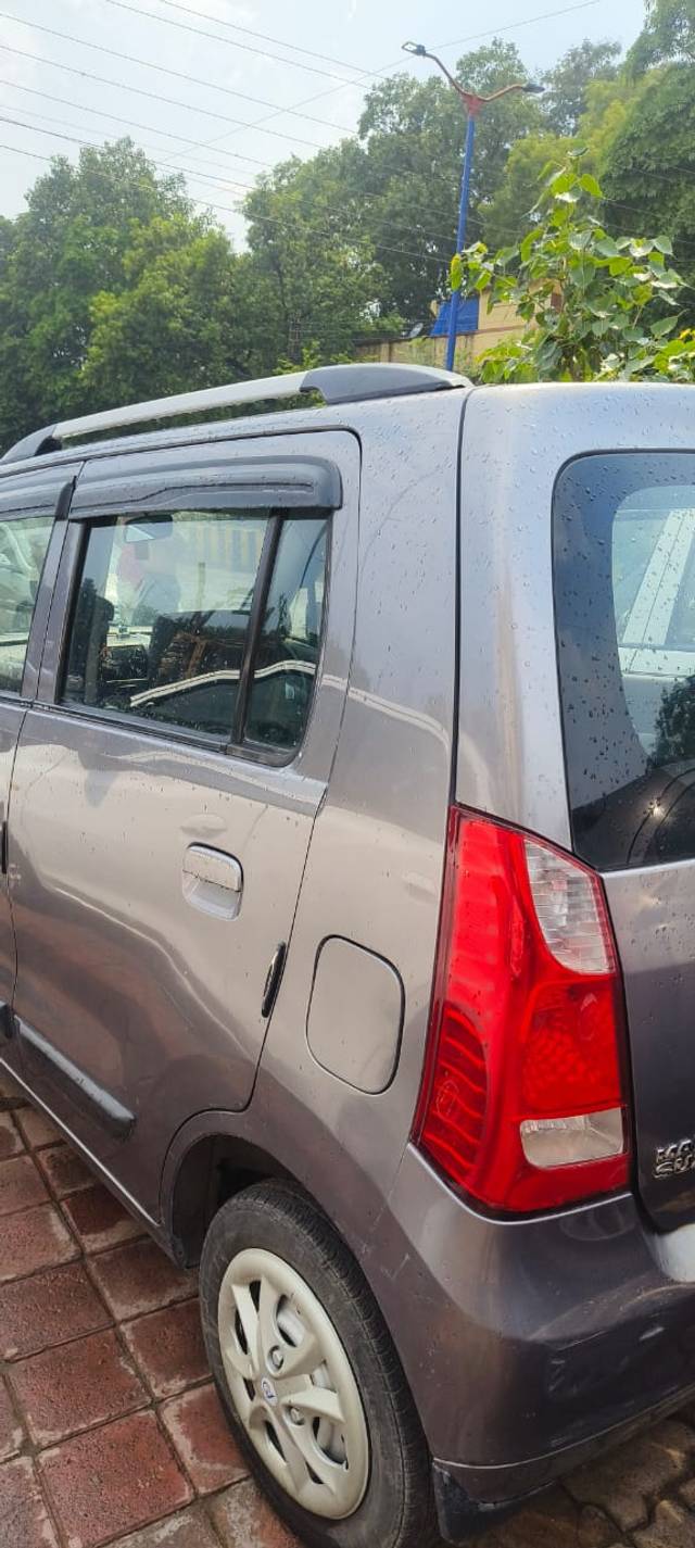 https://images10.gaadi.com/usedcar_image/4598836/original/88b1f8beccdff441e61ab621100da5e1.jpeg?imwidth=6402