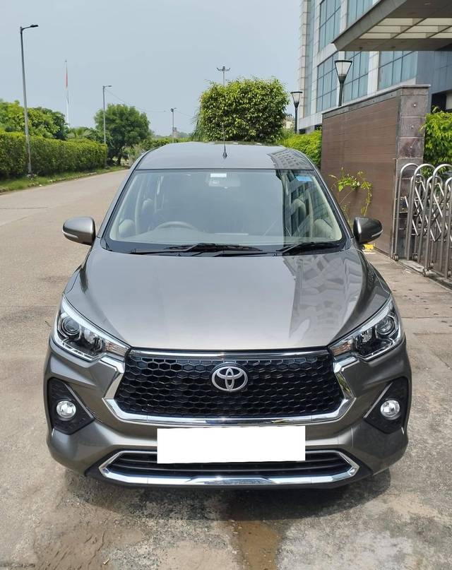 https://images10.gaadi.com/usedcar_image/4598842/original/processed_ea78e59fb717140fa4fc6f77ff28738c.jpg?imwidth=6402