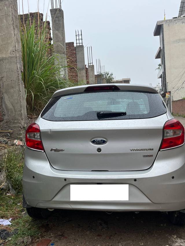 https://images10.gaadi.com/usedcar_image/4598853/original/processed_130d8a91-6e4d-46cd-b432-6b9e0873fe1a.jpeg?imwidth=6401