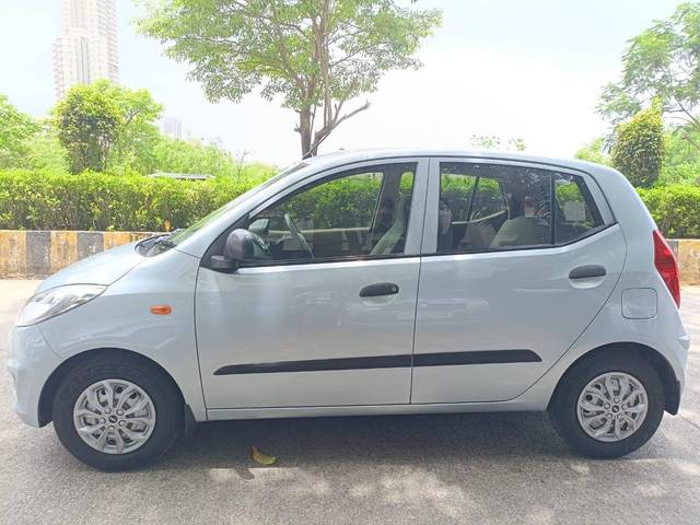 https://images10.gaadi.com/usedcar_image/4598854/original/processed_6f5fd120b50d9a636e6100652dba16da.jpg?imwidth=6402