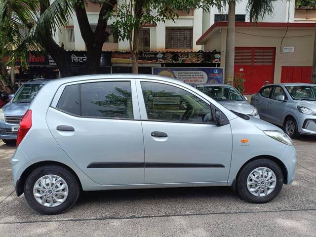 https://images10.gaadi.com/usedcar_image/4598854/original/processed_7aeb02c07a3397427b5ad6e9019f5c36.jpg?imwidth=6401