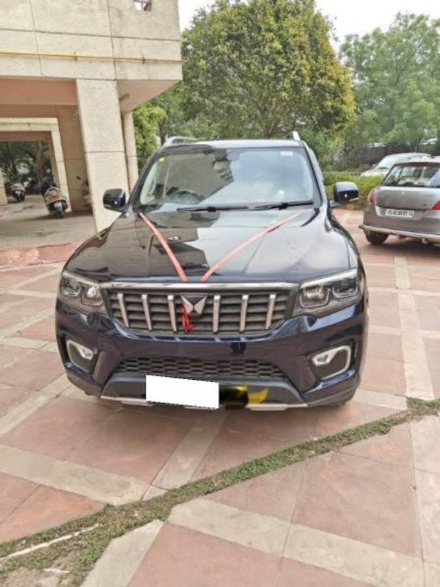 https://images10.gaadi.com/usedcar_image/4598866/original/processed_2c636faf-156c-4af4-9ea0-5efdbc971ca2.jpg?imwidth=6400