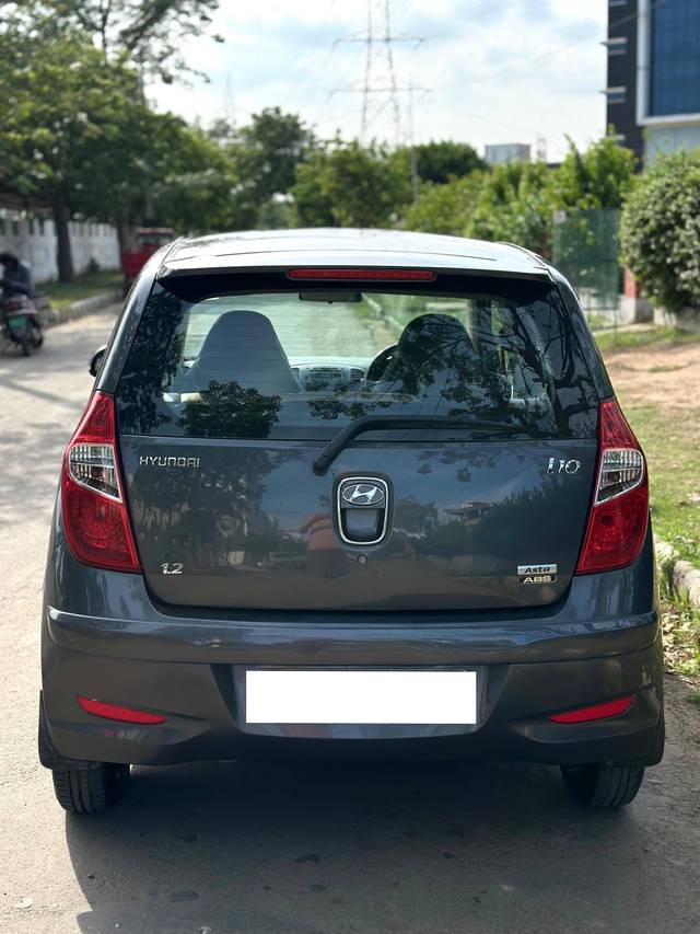 https://images10.gaadi.com/usedcar_image/4598870/original/processed_80e3210a626203d783292e232adad36d.jpg?imwidth=6401