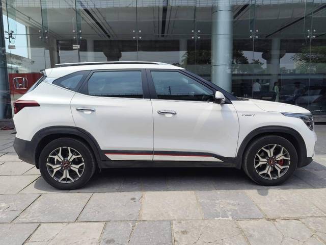 https://images10.gaadi.com/usedcar_image/4598895/original/processed_4843f2b890ea47a40a0867fbdd013644.jpg?imwidth=6401