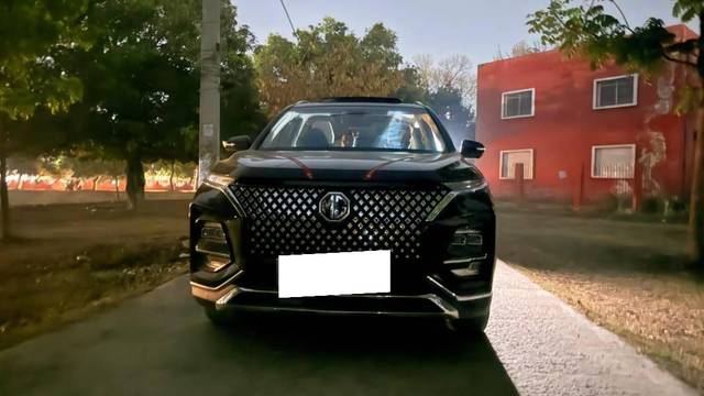 https://images10.gaadi.com/usedcar_image/4598897/original/processed_aff42583-75b5-4290-9bfa-f17c93ee5a8c.jpg?imwidth=6402
