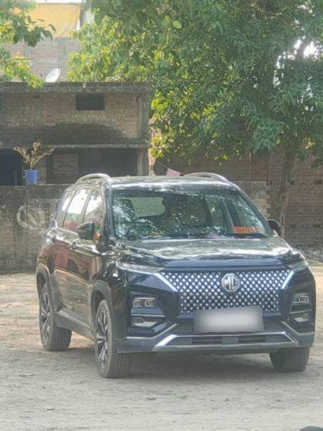 https://images10.gaadi.com/usedcar_image/4598897/original/processed_processed_3439e938-1751-4f4b-85c8-561e2070c737.jpg?imwidth=6400
