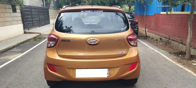 https://images10.gaadi.com/usedcar_image/4598902/original/processed_49e1557eb939f413388364b325eeb9b3.jpg?imwidth=6402