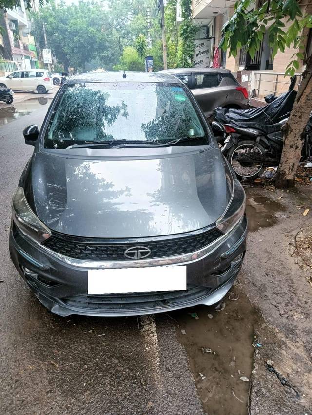 https://images10.gaadi.com/usedcar_image/4598924/original/processed_1cdee08b-8beb-4ed7-8c14-54b08c6b1718.jpg?imwidth=6401