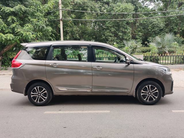 https://images10.gaadi.com/usedcar_image/4598966/original/39eab5be4c69a393ca1a1d0ef36e29a8.jpg?imwidth=6401