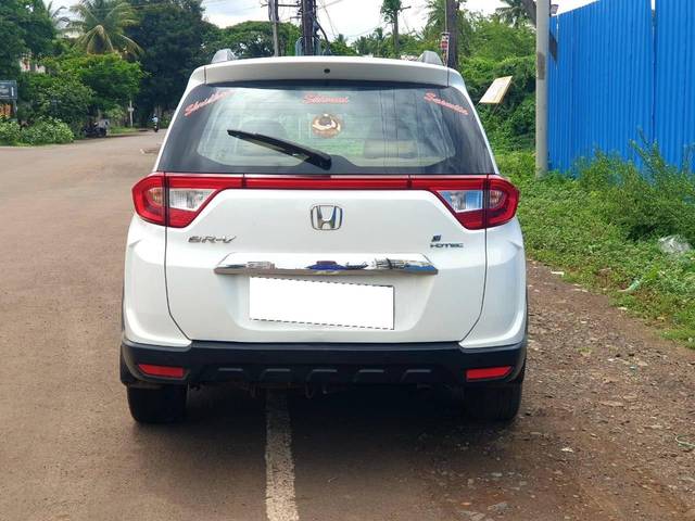 https://images10.gaadi.com/usedcar_image/4598968/original/processed_a97c3cb1f89b885646b4c2bbfa620e26.jpg?imwidth=6402