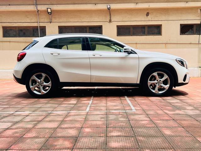 https://images10.gaadi.com/usedcar_image/4598975/original/68702c759041b934094020275daae794.jpeg?imwidth=6401