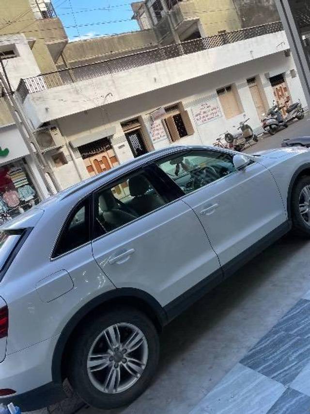 https://images10.gaadi.com/usedcar_image/4598977/original/processed_867625d0-645d-48c5-90fa-32bf21696700.jpeg?imwidth=6400