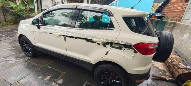 https://images10.gaadi.com/usedcar_image/4598984/original/processed_4f3e0a5f-d3b6-4ee5-b746-3fa5168ba6f2.jpg?imwidth=6402