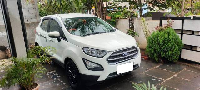 https://images10.gaadi.com/usedcar_image/4598984/original/processed_90d199eb-9888-4f64-9016-388ba62d316a.jpg?imwidth=6400