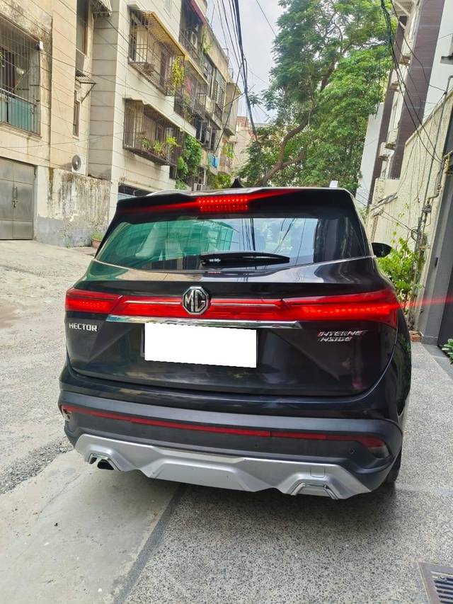 https://images10.gaadi.com/usedcar_image/4598985/original/processed_5ea8d6eceb59ddf8ce3bb922dd516218.jpg?imwidth=6401
