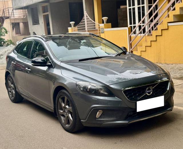 https://images10.gaadi.com/usedcar_image/4598989/original/processed_629818f6878be2b092891d9504988baa.jpg?imwidth=6400