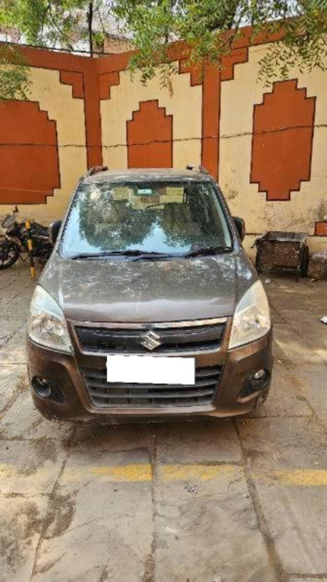 https://images10.gaadi.com/usedcar_image/4598995/original/processed_4170f262-d771-4fee-b851-953f41656408.jpg?imwidth=6400