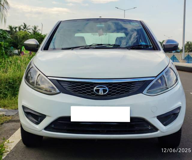 https://images10.gaadi.com/usedcar_image/4599001/original/processed_c2c5763eddab4269668c0f9bbd10c33f.jpg?imwidth=6402
