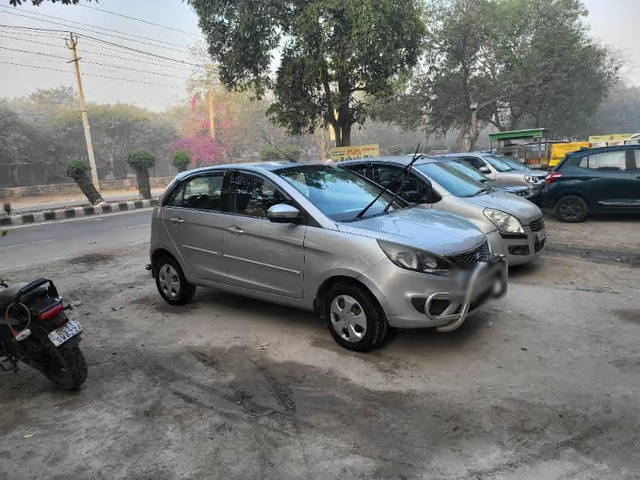https://images10.gaadi.com/usedcar_image/4599006/original/8330ea8c-eba8-45ce-b719-eaaf4fb19162.png?imwidth=6402