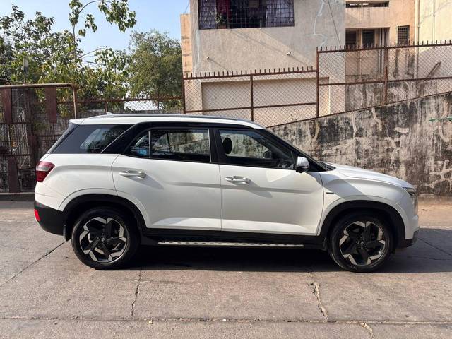 https://images10.gaadi.com/usedcar_image/4599009/original/processed_86f670d747b63d737f85cec2546dcd13.jpeg?imwidth=6401