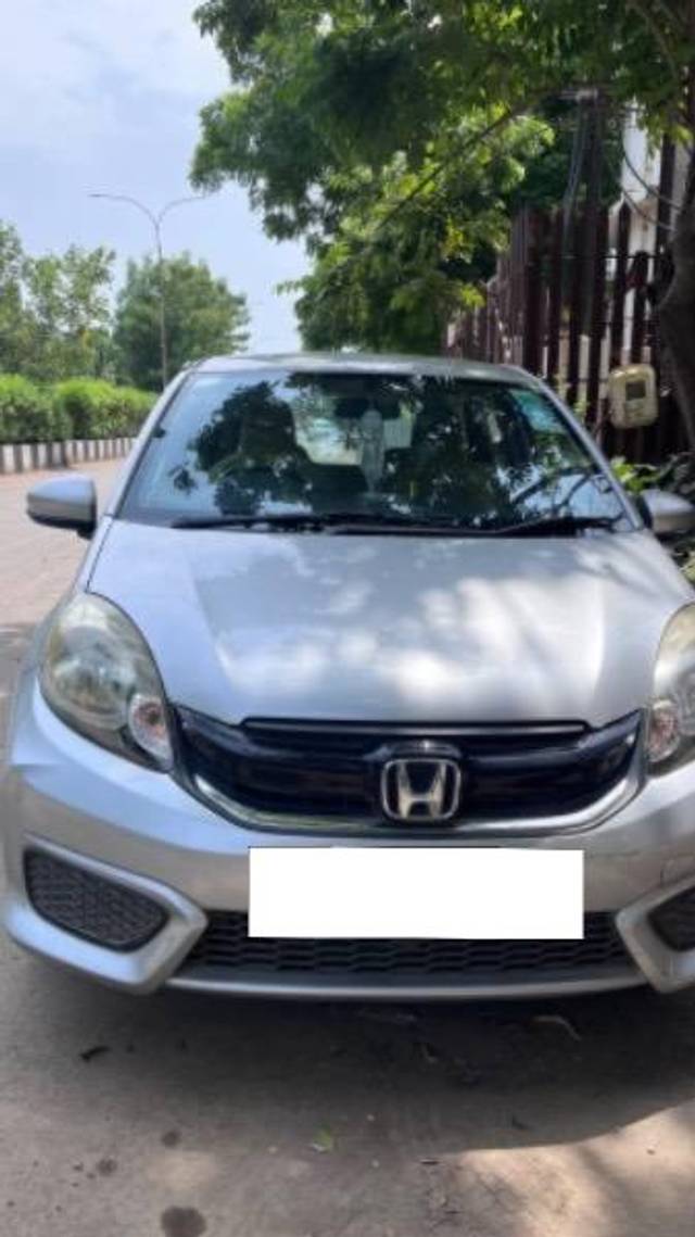 https://images10.gaadi.com/usedcar_image/4599024/original/processed_6aa39229-ffcb-4f15-9a83-168e1a94fe3d.jpeg?imwidth=6400