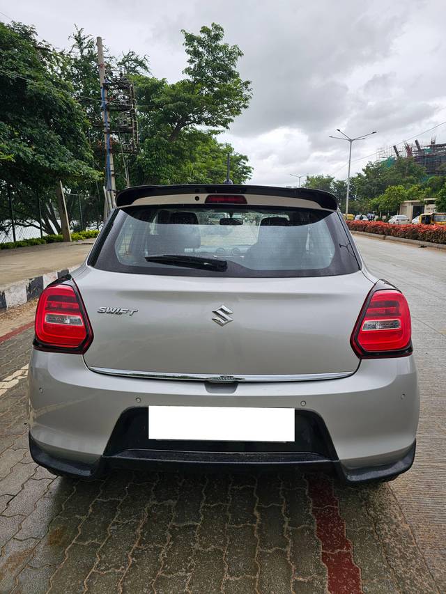 https://images10.gaadi.com/usedcar_image/4599034/original/processed_11643e1c755433fae2c7b14481613fff.jpg?imwidth=6402
