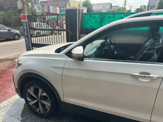 https://images10.gaadi.com/usedcar_image/4599036/original/processed_faa84925-fc14-4401-bed5-b751242ef210.jpeg?imwidth=6402