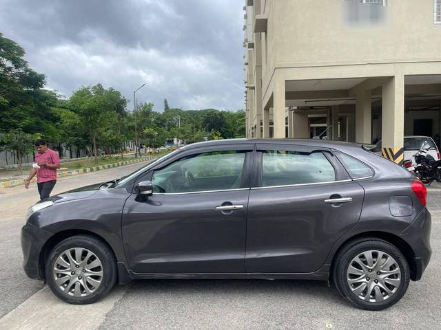 https://images10.gaadi.com/usedcar_image/4599054/original/processed_133e4f927999cda68f08f85f9b519db5.jpg?imwidth=6402