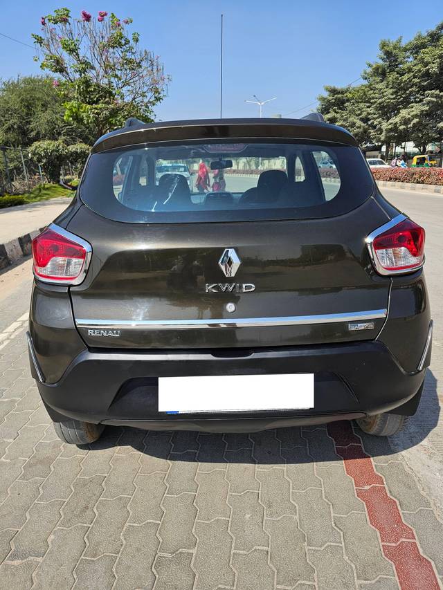 https://images10.gaadi.com/usedcar_image/4599055/original/processed_8d0c5092fe5afc6883fb3580611ecf7b.jpg?imwidth=6401