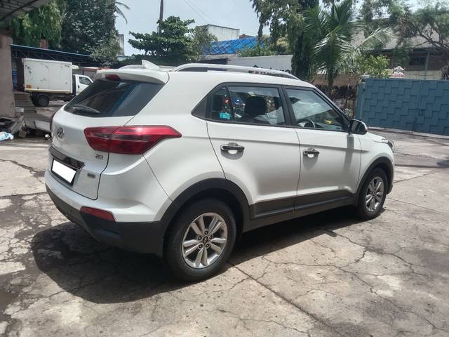 https://images10.gaadi.com/usedcar_image/4599056/original/9581e912c4d3657b118089a90f9d2ab5.jpeg?imwidth=6402