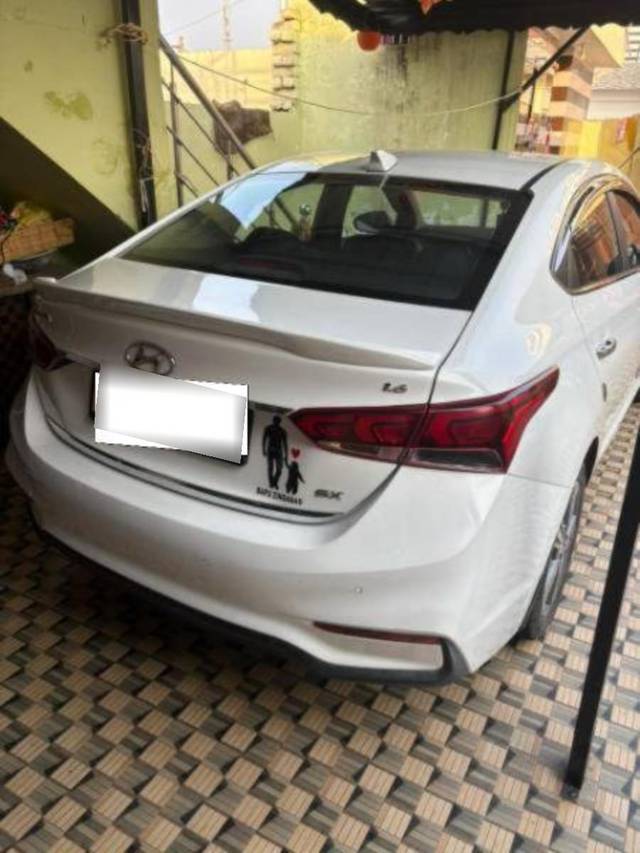 https://images10.gaadi.com/usedcar_image/4599083/original/processed_processed_a7551a5b-77a9-440c-b725-3d064b69e4da.jpg?imwidth=6401