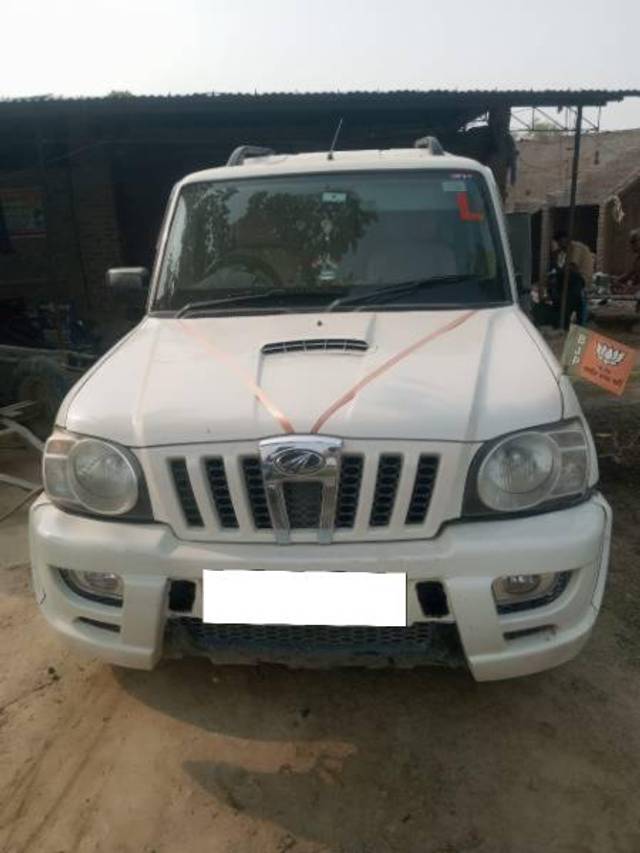 https://images10.gaadi.com/usedcar_image/4599108/original/processed_6c4d73a7-4209-4ab2-9c0d-8162f9d36a13.jpg?imwidth=6400