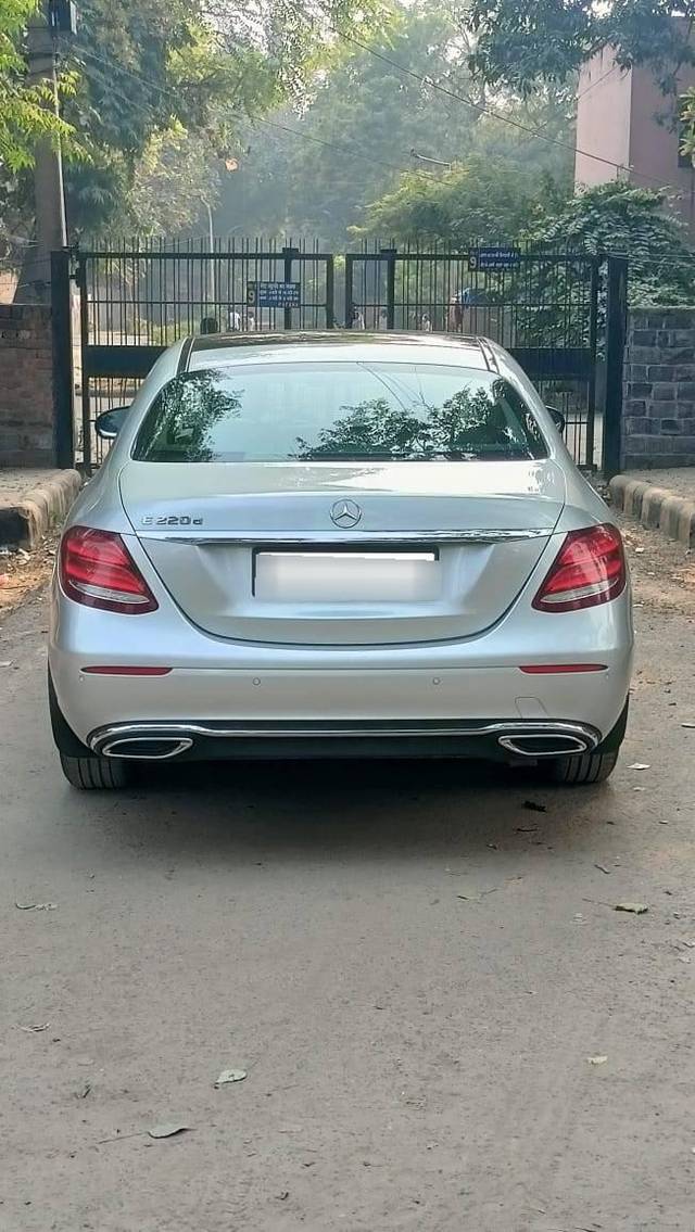 https://images10.gaadi.com/usedcar_image/4599113/original/processed_dd40ea55a8afdb63c848b9893669203e.jpg?imwidth=6401