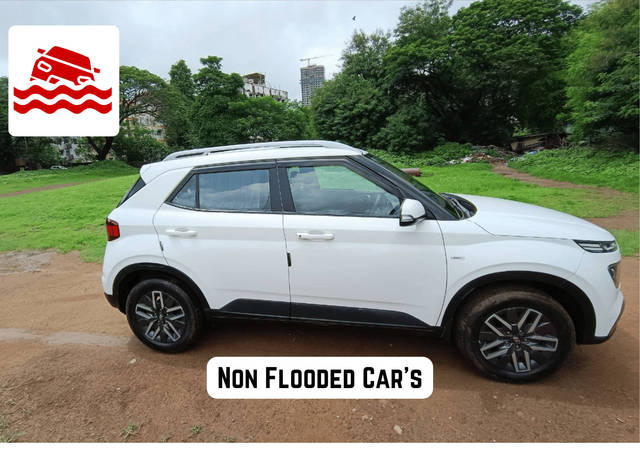 https://images10.gaadi.com/usedcar_image/4599122/original/processed_fa8f8cff876c13ab6b77b09883a702ff.png?imwidth=6401