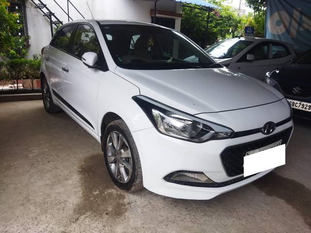 https://images10.gaadi.com/usedcar_image/4599134/original/processed_c0fa692fdd2494e92bdaf6c6522cd65f.jpg?imwidth=6400