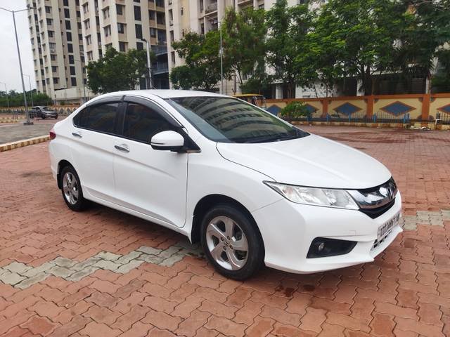 https://images10.gaadi.com/usedcar_image/4599139/original/20a82d66188c72031cde1b454b18ebd6.jpg?imwidth=6400