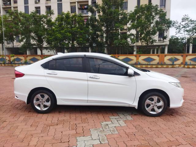 https://images10.gaadi.com/usedcar_image/4599139/original/processed_34c28c36e6e8fd32b45a5e903f28e132.jpg?imwidth=6401