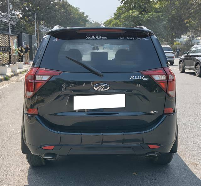 https://images10.gaadi.com/usedcar_image/4599143/original/processed_5d694196b4375c00ffe4670fb4ef6c02.jpg?imwidth=6402