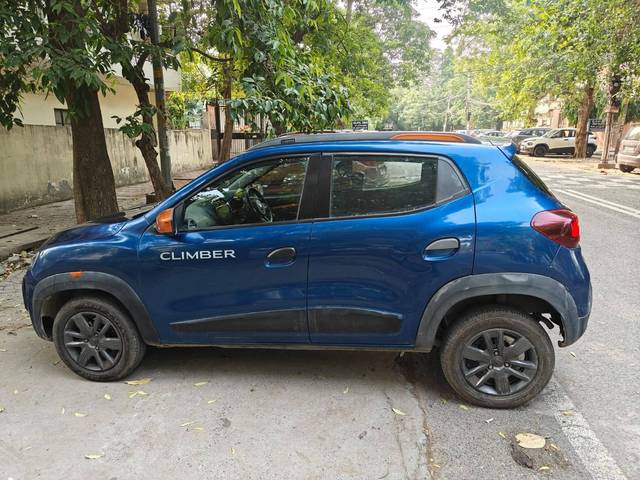 https://images10.gaadi.com/usedcar_image/4599159/original/processed_aff1ecde215779aeacc41853bed862c5.jpg?imwidth=6402