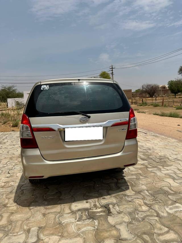 https://images10.gaadi.com/usedcar_image/4599160/original/processed_060bcefbc8e7c5f08a980072f7eeb584.jpg?imwidth=6402