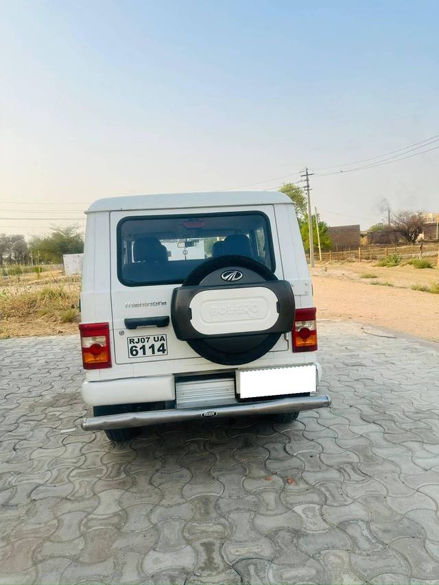 https://images10.gaadi.com/usedcar_image/4599167/original/processed_7643eb246594c2fffdc6eec795a15c29.jpg?imwidth=6402