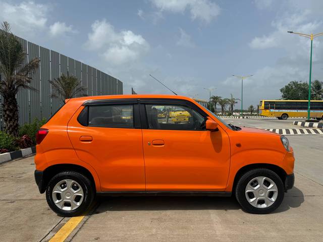 https://images10.gaadi.com/usedcar_image/4599168/original/processed_3e14a12f-e6c7-49ba-ab9f-a71341eda06b.jpg?imwidth=6401