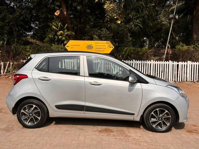 https://images10.gaadi.com/usedcar_image/4599169/original/processed_2f3b6268d68e5b2a6acdbf83f05fc1b7.jpg?imwidth=6401