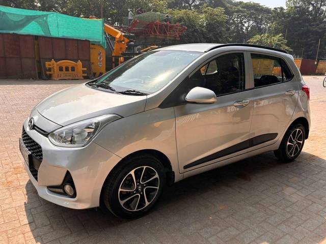 https://images10.gaadi.com/usedcar_image/4599169/original/processed_b00e8c0d36f56435a74d2b0233f4aa16.jpg?imwidth=6400